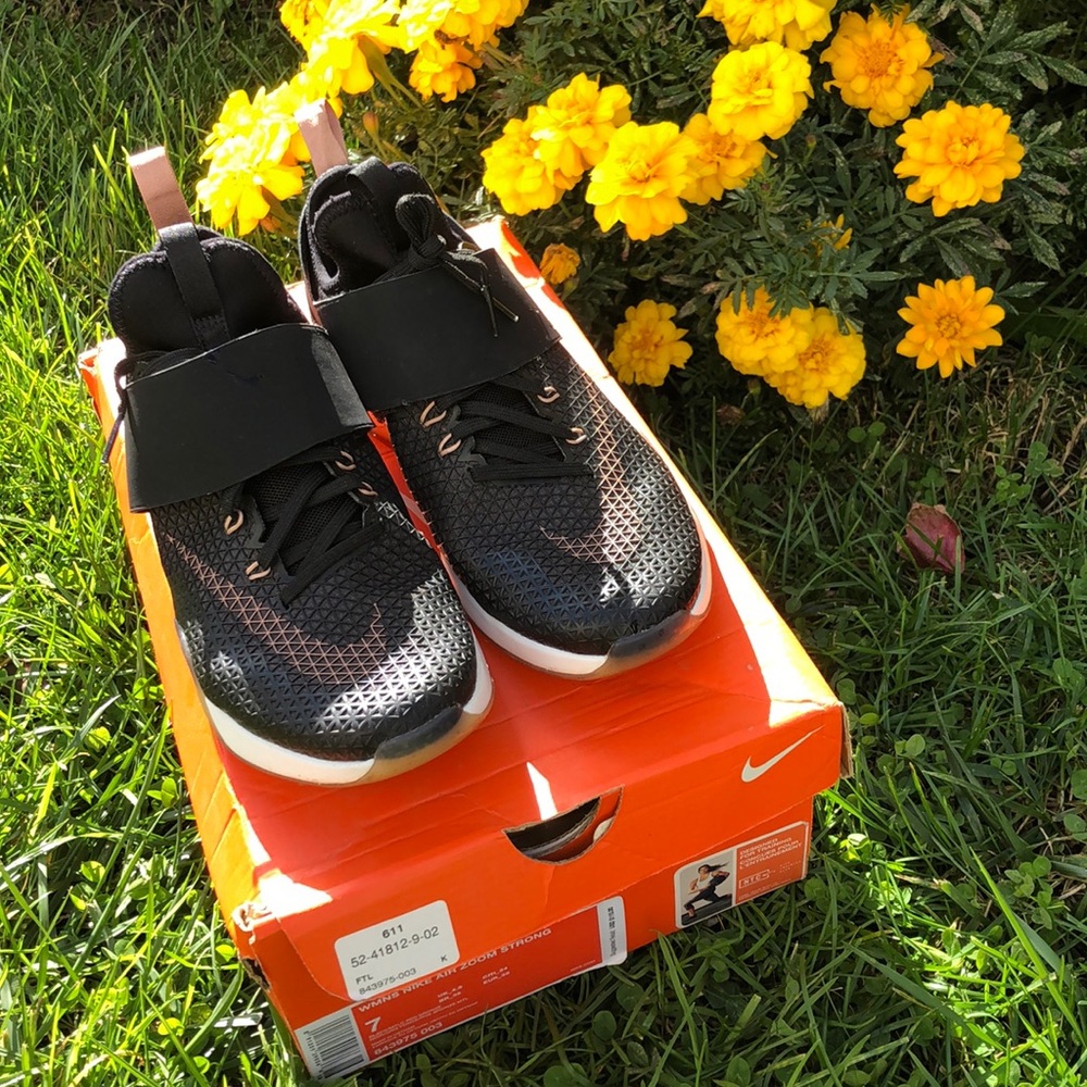 Nike Air Zoom Strong